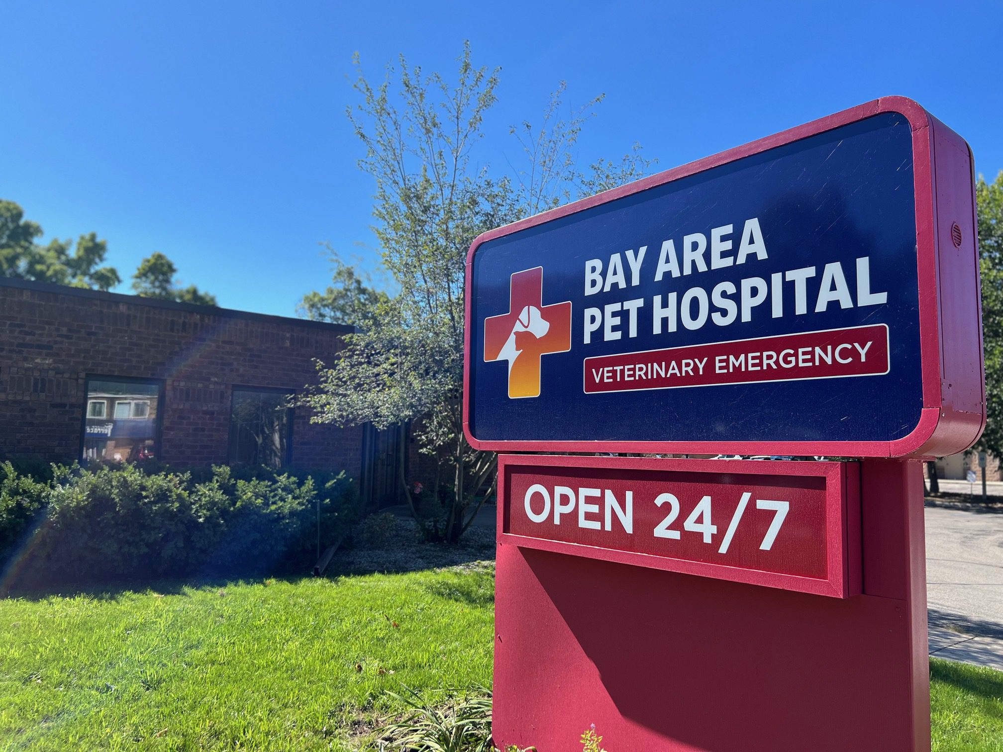 Bay Area Pet Hospital sign in front of building